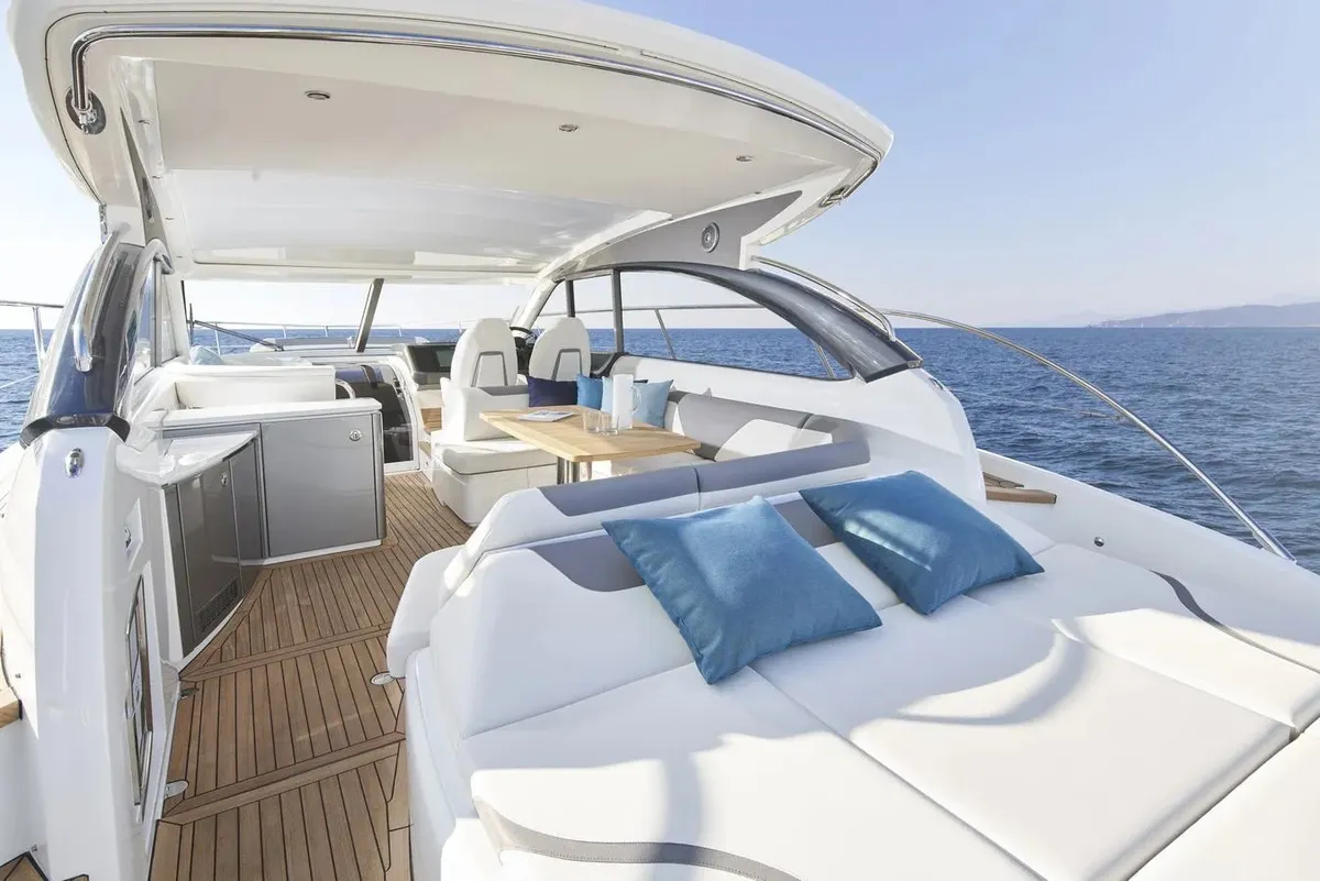 Princess V50 — Exterior photo 28