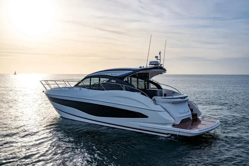 Princess V50 — Exterior photo 5