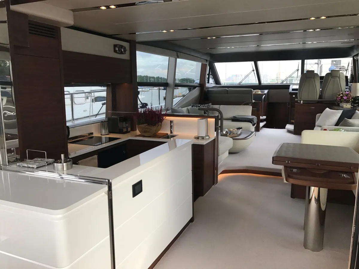 Princess 68 — Interior photo 2