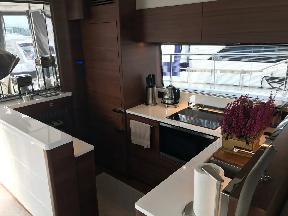 Princess 68 — Interior photo 3
