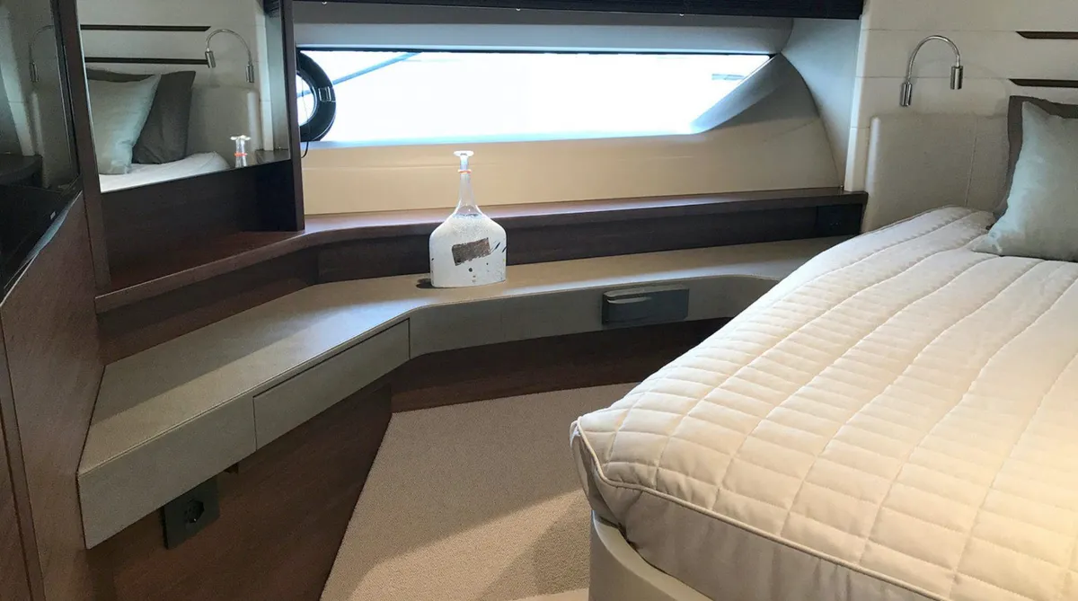 Princess 68 — Interior photo 18