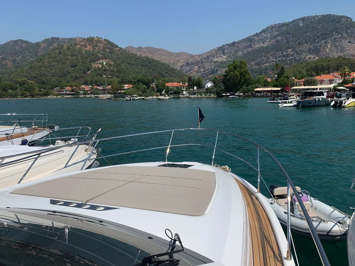 Fairline Targa 45 GT — Exterior photo 4