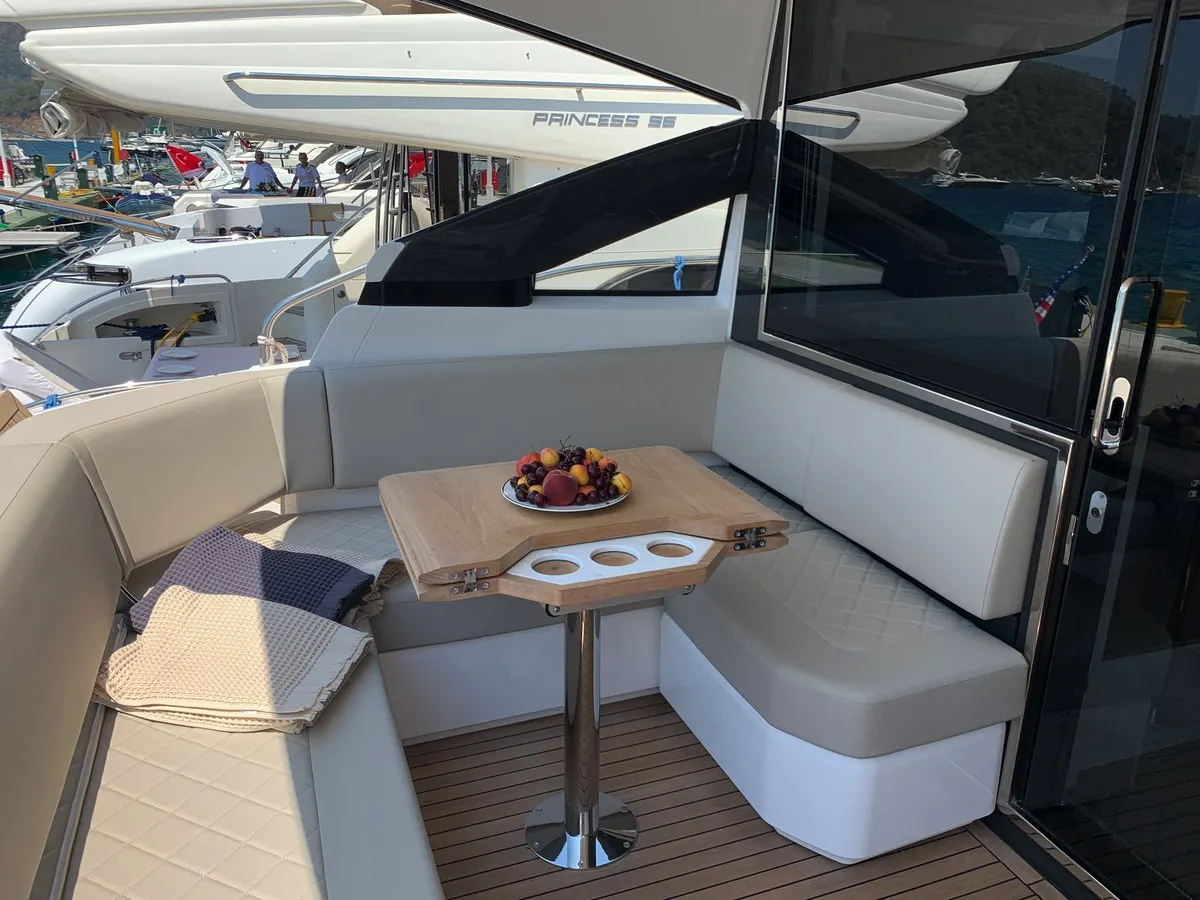 Fairline Targa 45 GT — Exterior photo 6