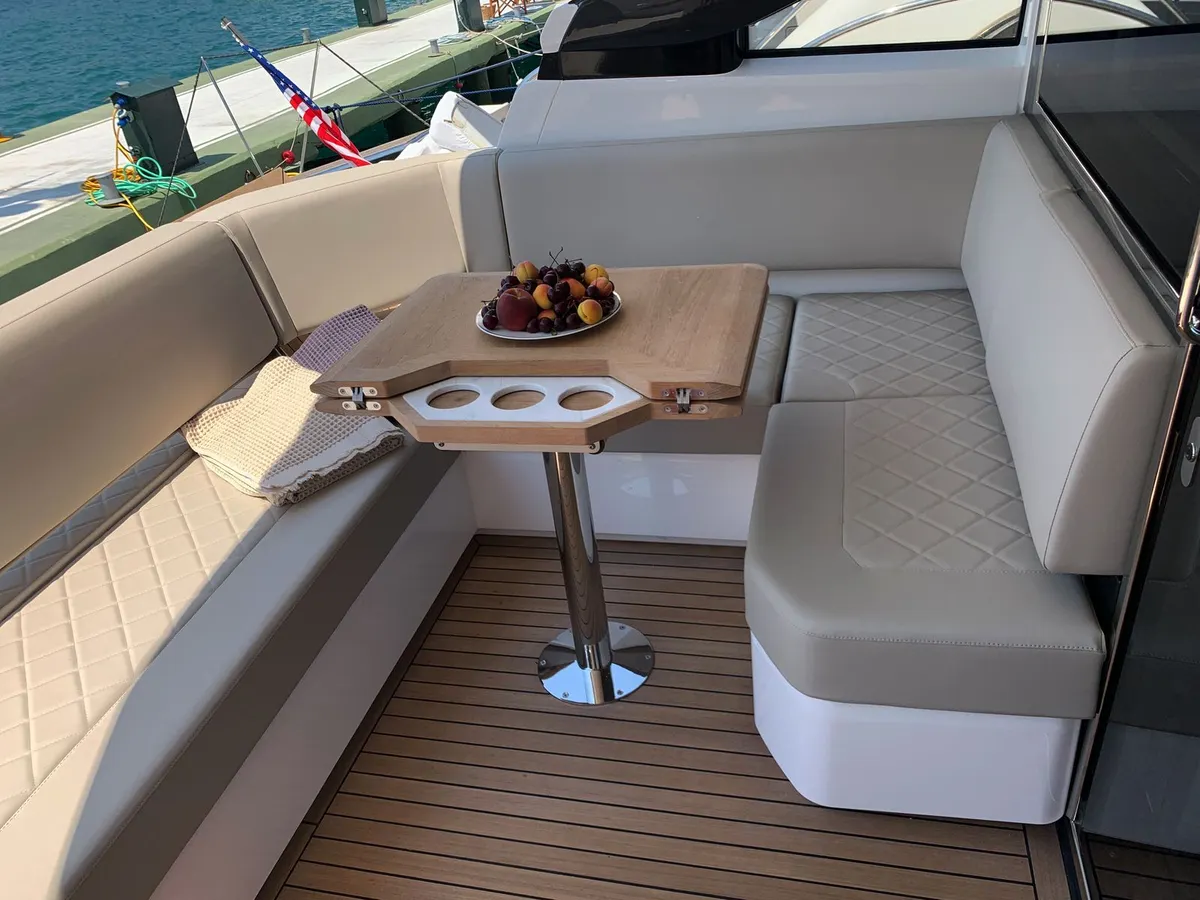 Fairline Targa 45 GT — Exterior photo 8