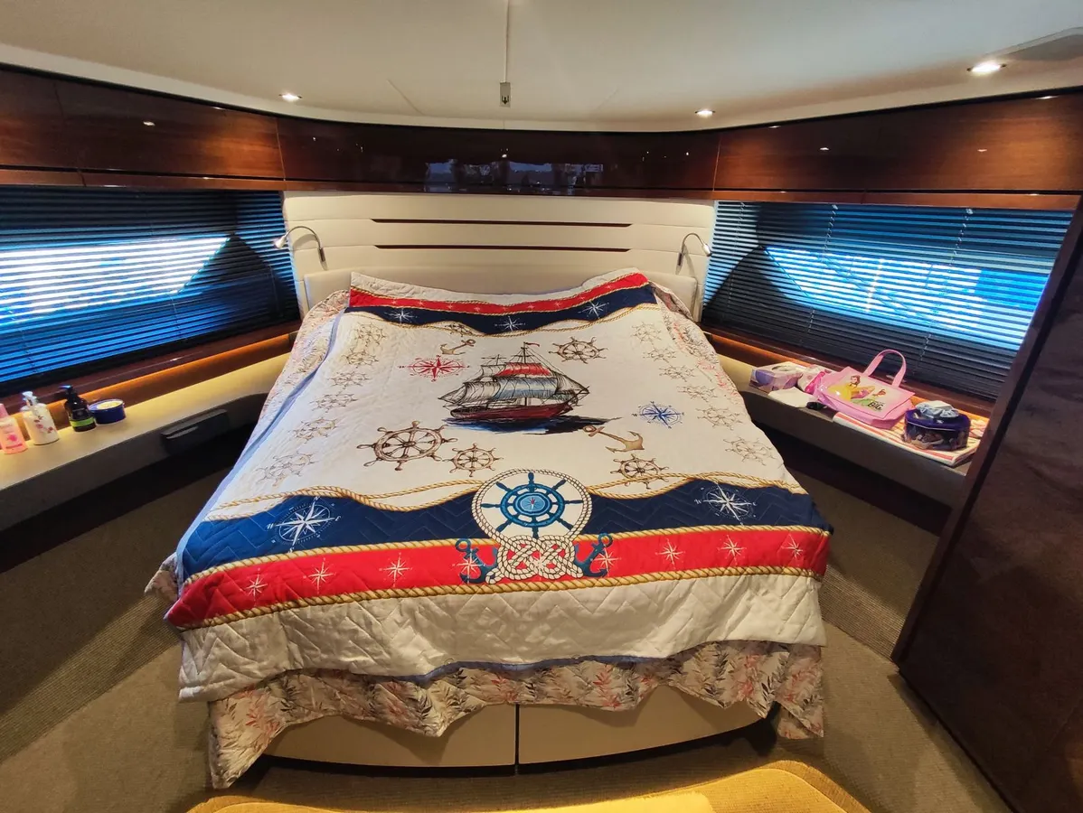 Princess 68 (017) — Interior photo 9