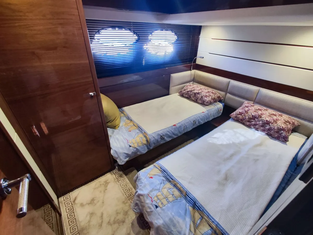 Princess 68 (017) — Interior photo 10