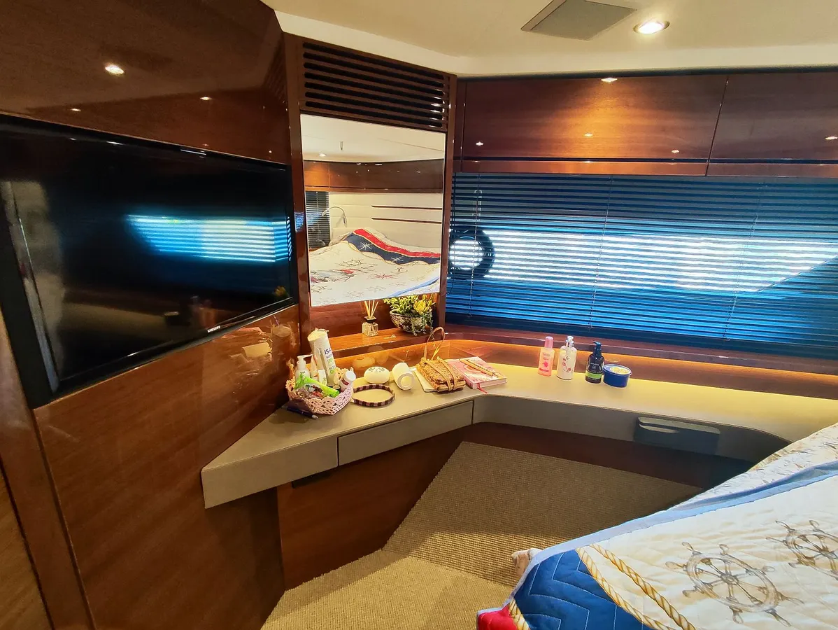 Princess 68 (017) — Interior photo 11