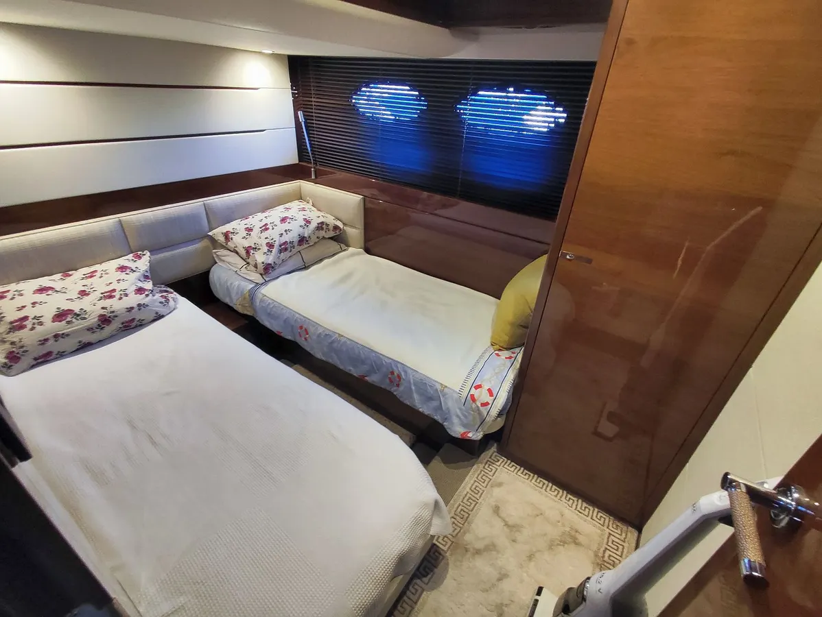 Princess 68 (017) — Interior photo 17