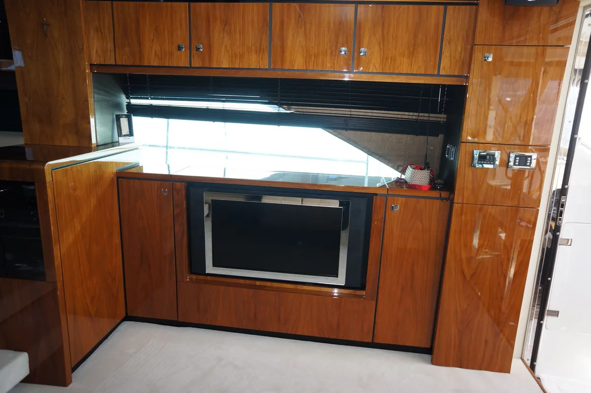 Fairline Squadron 55 — Interior photo 8