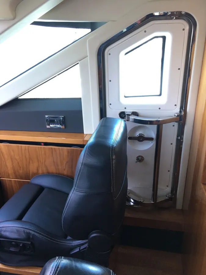 Fairline Squadron 55 — Interior photo 14