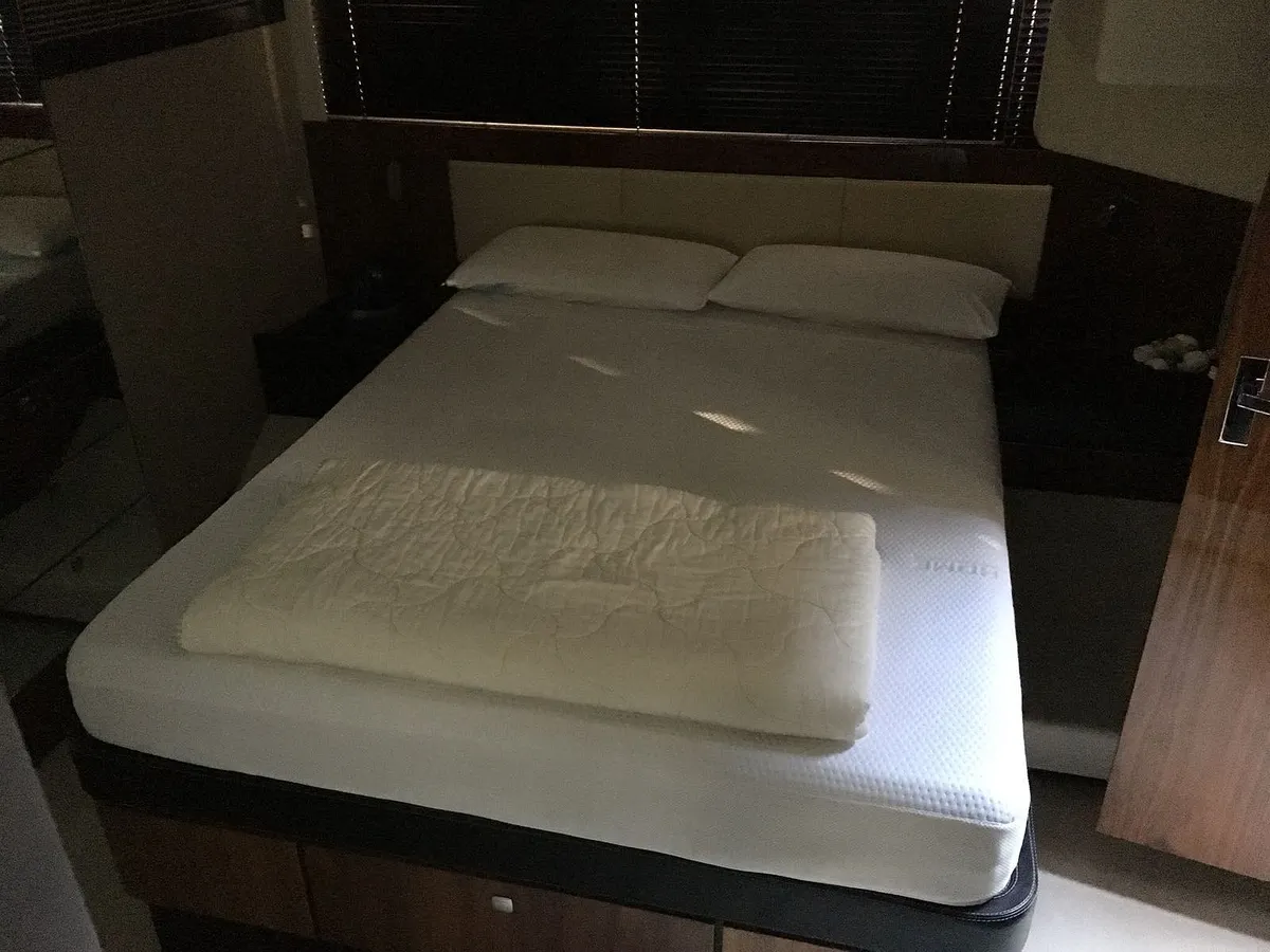 Fairline Squadron 55 — Interior photo 19