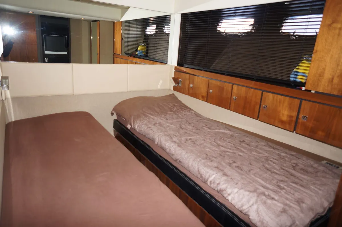 Fairline Squadron 55 — Interior photo 26