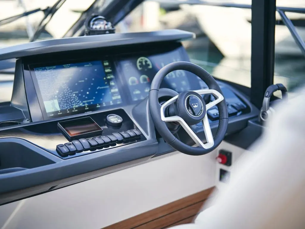 Princess V50 Open — Interior photo 3