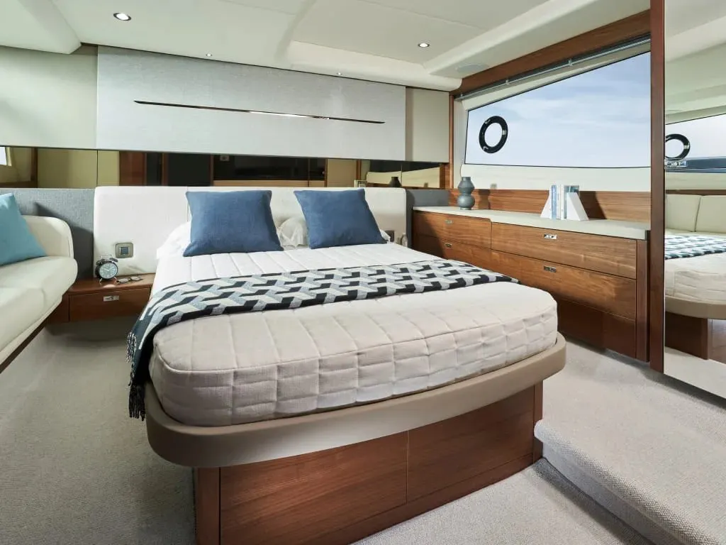 Princess V50 Open — Interior photo 13