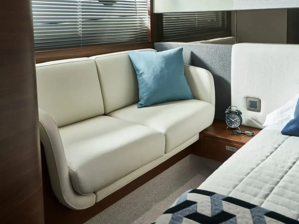 Princess V50 Open — Interior photo 14