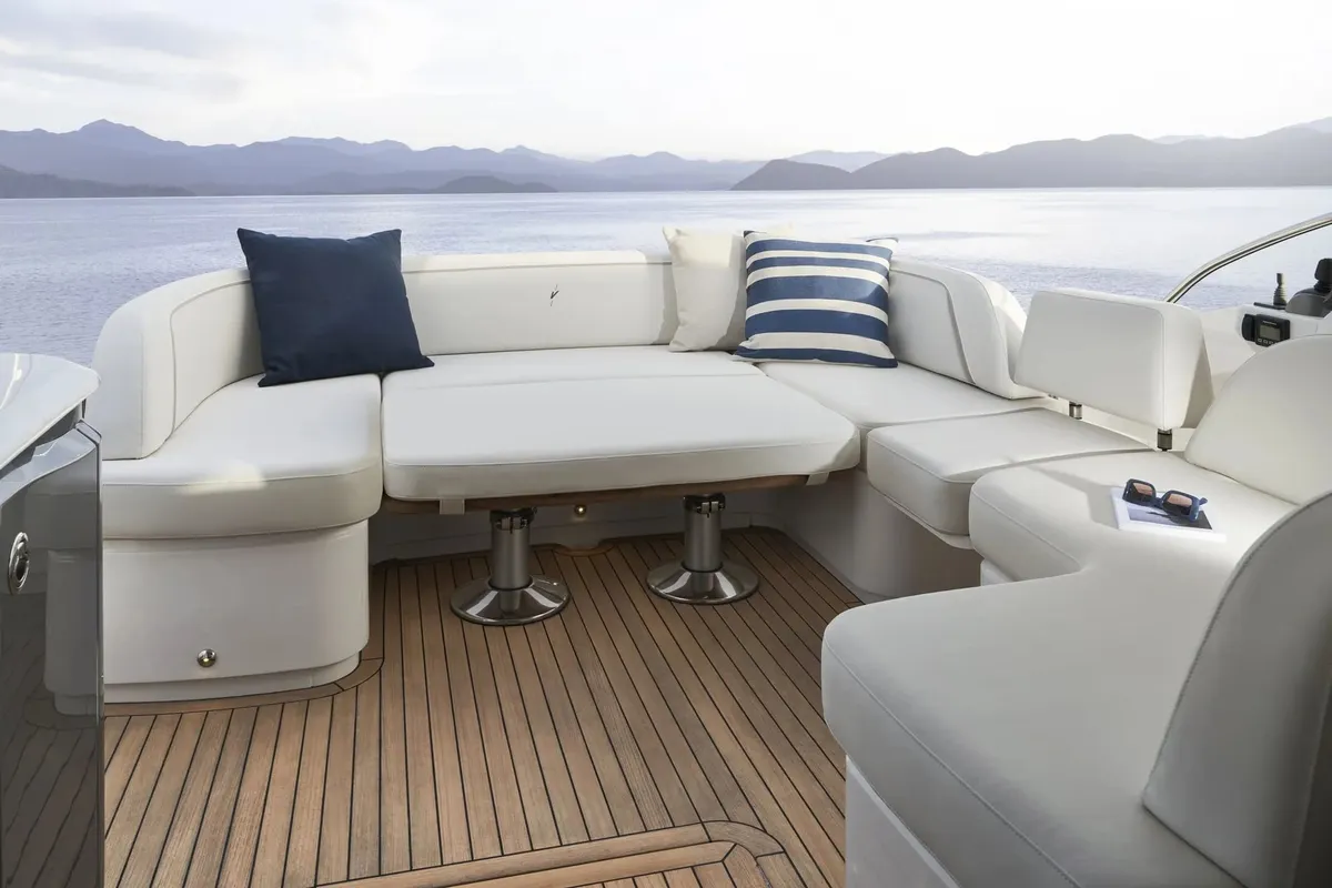 Princess V50 — Exterior photo 4