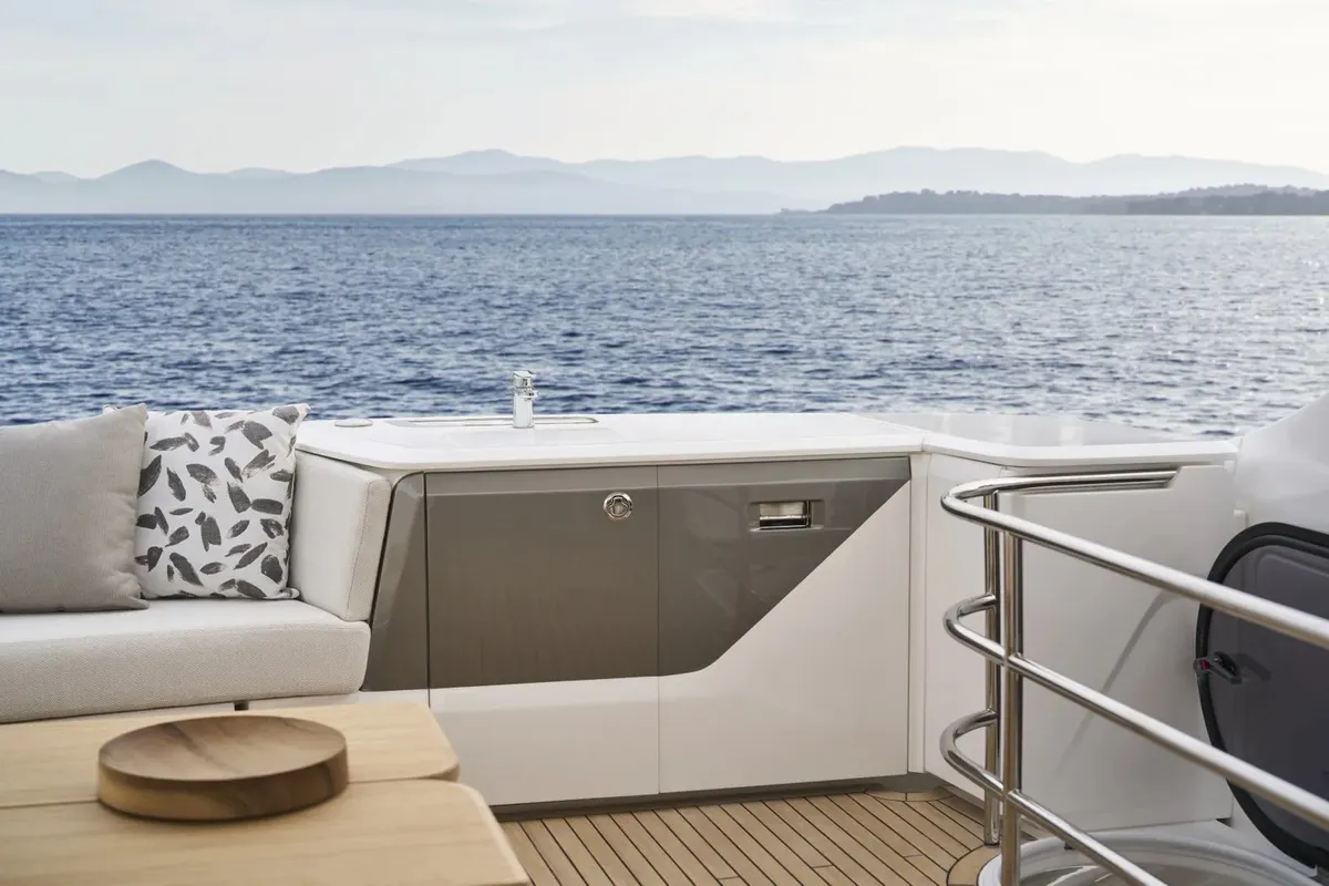 Princess F58 — Exterior photo 10