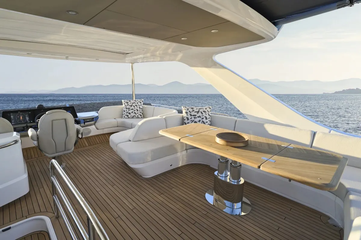 Princess F58 — Exterior photo 8