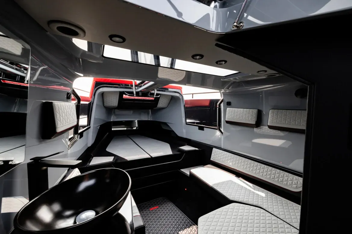 Shadow 900 XC Brabus — Interior photo 5