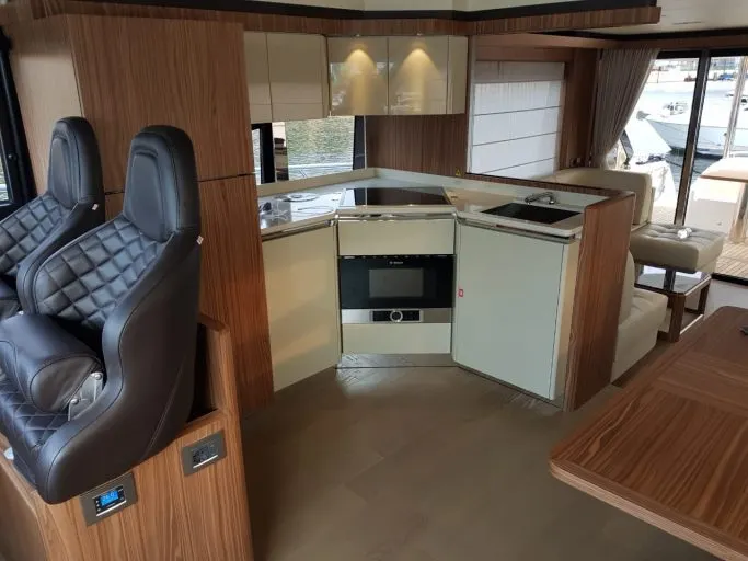 Absolute 60 FLY — Interior photo 7