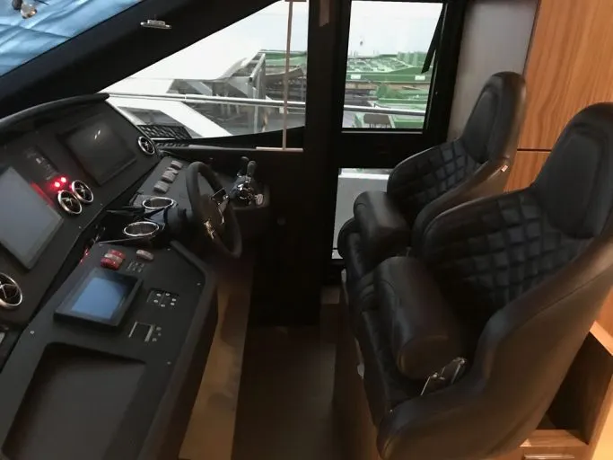 Absolute 60 FLY — Interior photo 2
