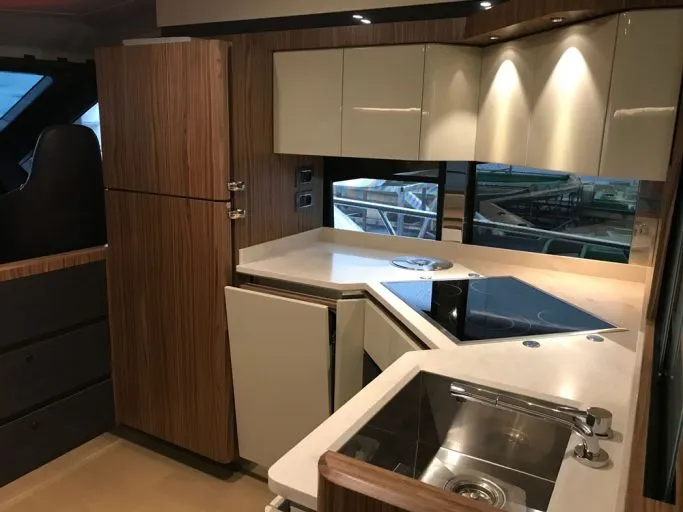 Absolute 60 FLY — Interior photo 5