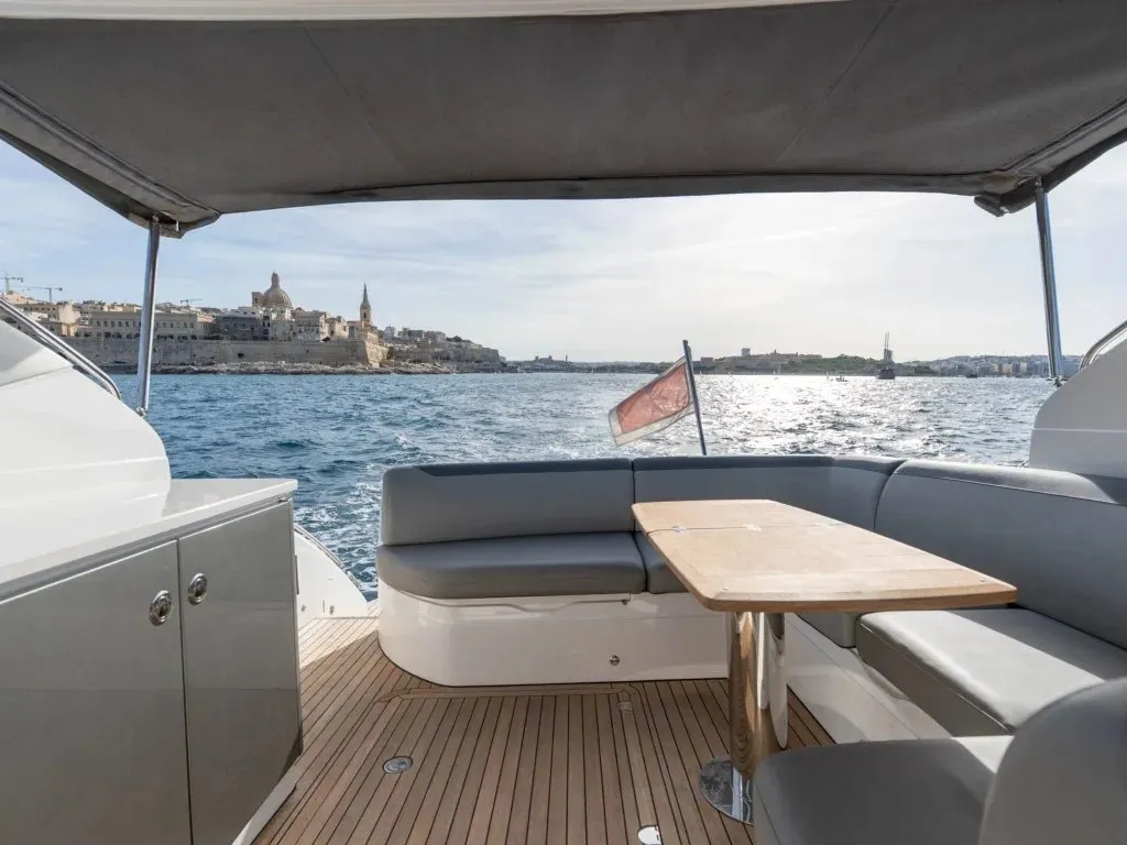Princess V40 — Exterior photo 11