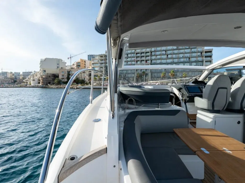 Princess V40 — Exterior photo 13
