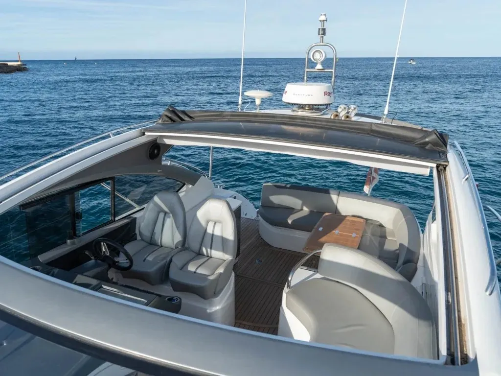 Princess V40 — Exterior photo 17