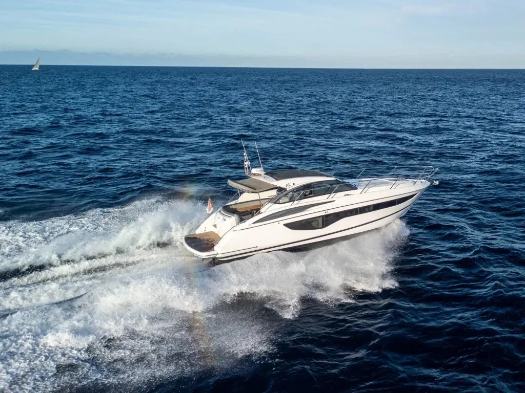 Princess V40 — Exterior photo 2