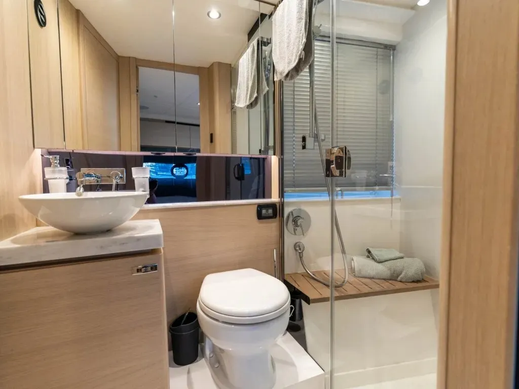 Princess V40 — Exterior photo 26