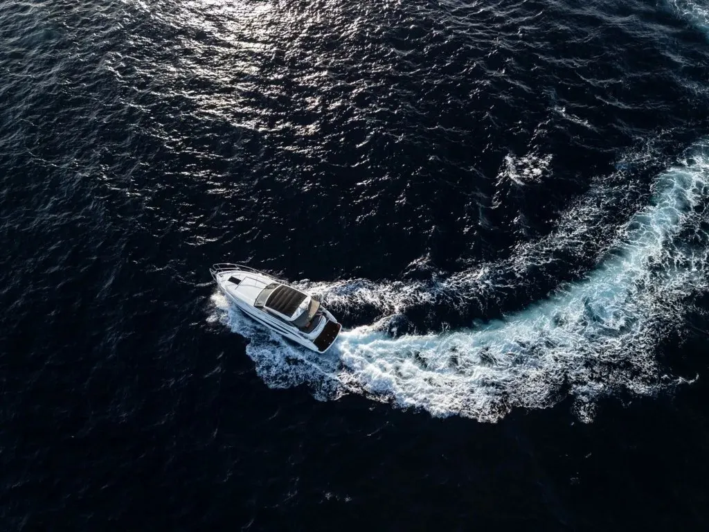 Princess V40 — Exterior photo 3