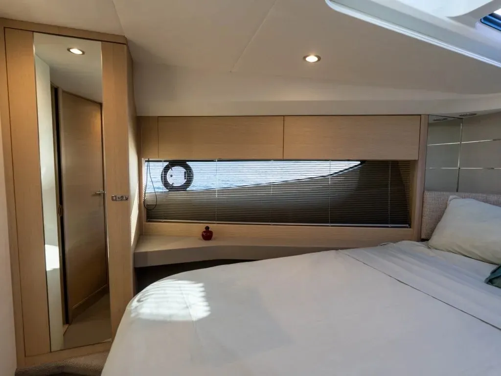 Princess V40 — Exterior photo 29