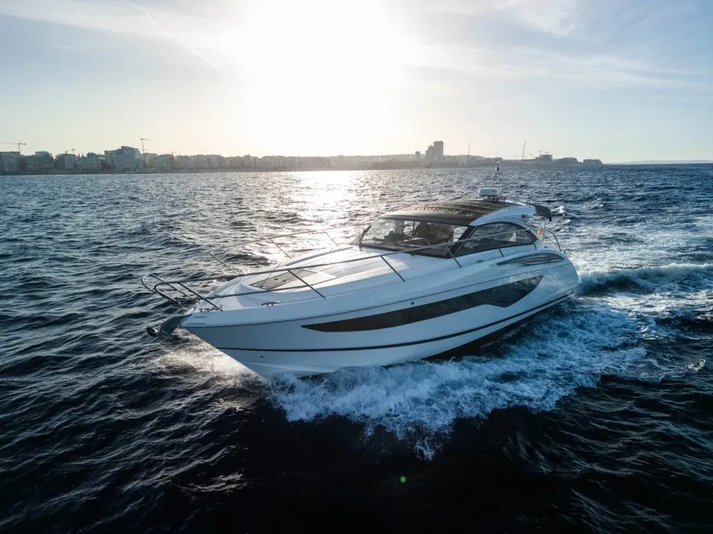 Princess V40 — Exterior photo 7