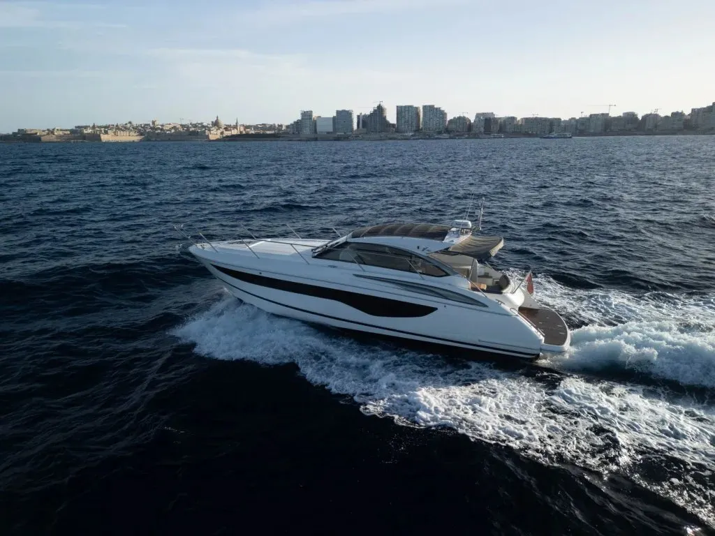 Princess V40 — Exterior photo 8