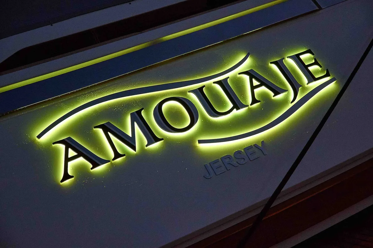 AMOUAJE — Exterior photo 2