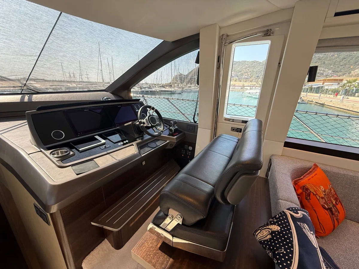 Sunseeker Manhattan 68 — Interior photo 6
