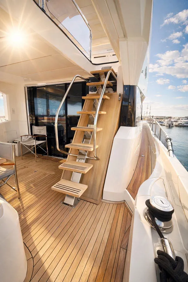 Sunseeker Manhattan 68 — Exterior photo 6