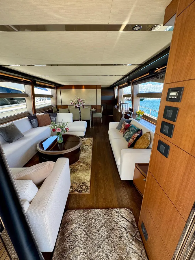 Princess 82MY — Interior photo 7