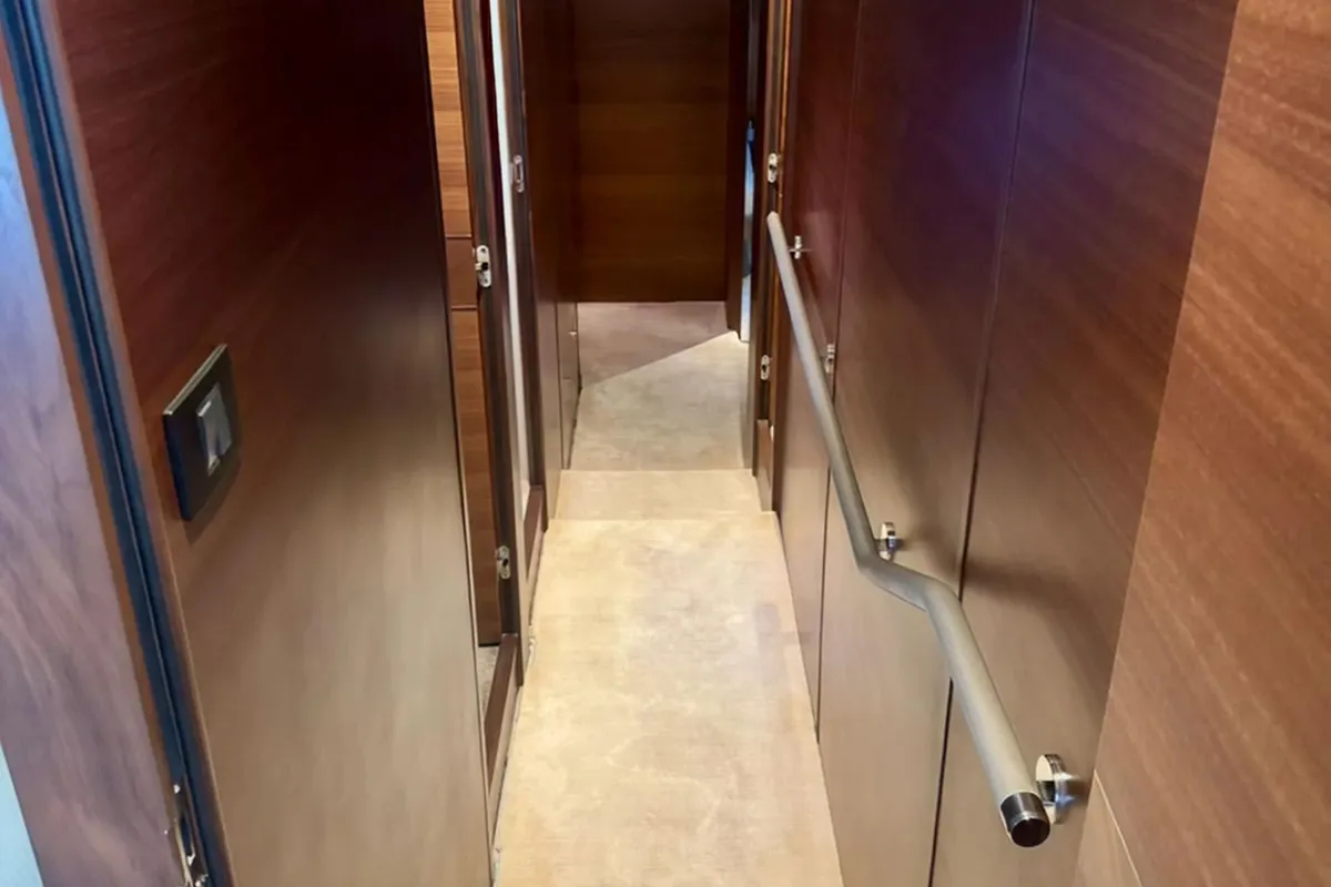 Princess 82MY — Interior photo 22