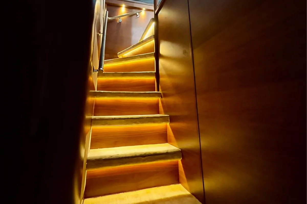 Princess 82MY — Interior photo 23