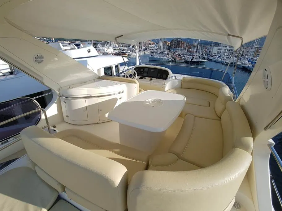 Azimut 62 — Exterior photo 14