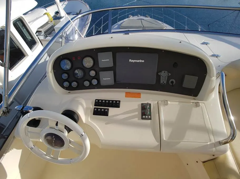 Azimut 62 — Exterior photo 16