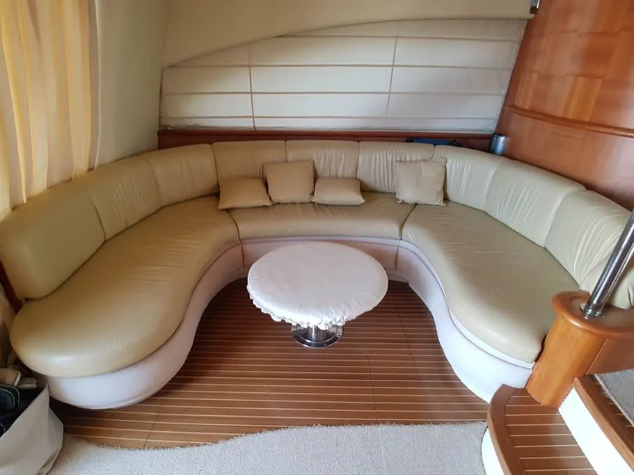 Azimut 62 — Interior photo 2
