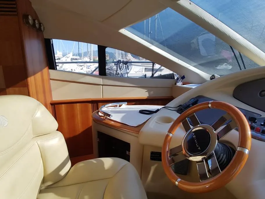 Azimut 62 — Interior photo 4