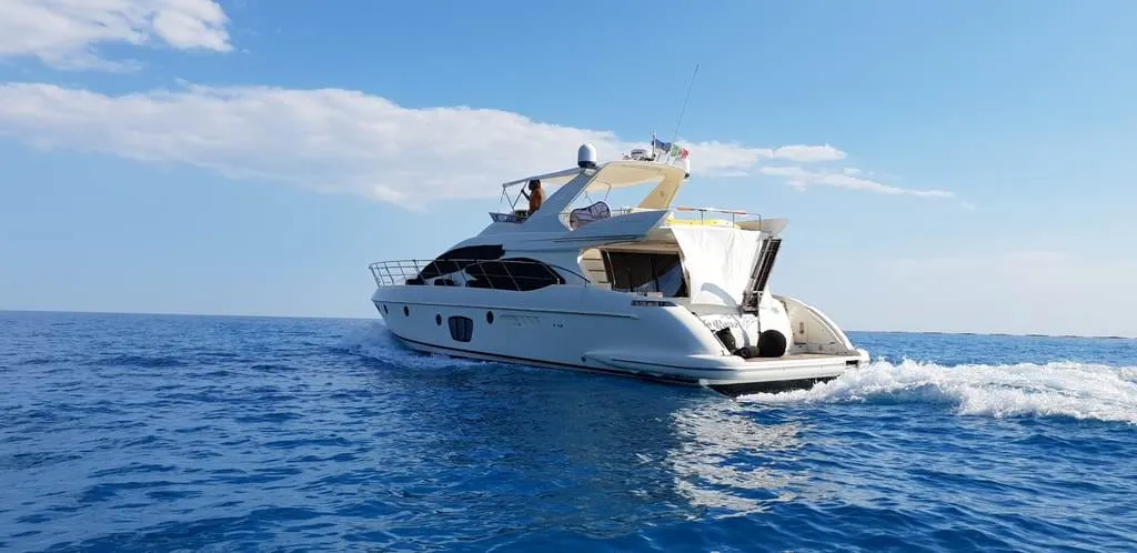 Azimut 62 — Exterior photo 3