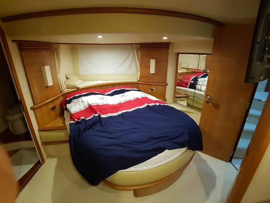Azimut 62 — Interior photo 16