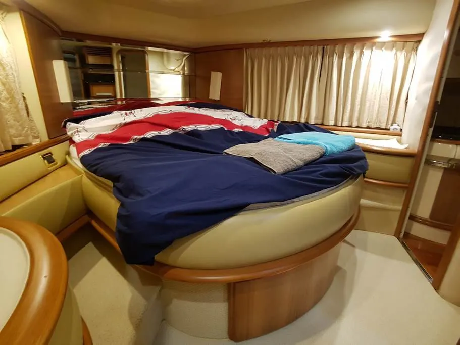 Azimut 62 — Interior photo 17