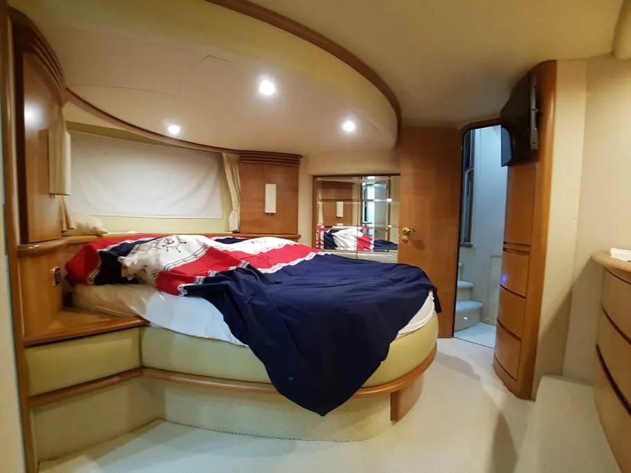 Azimut 62 — Interior photo 19