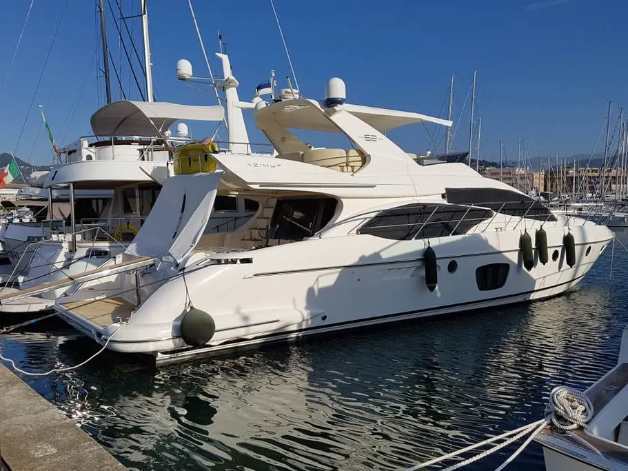 Azimut 62 — Exterior photo 5